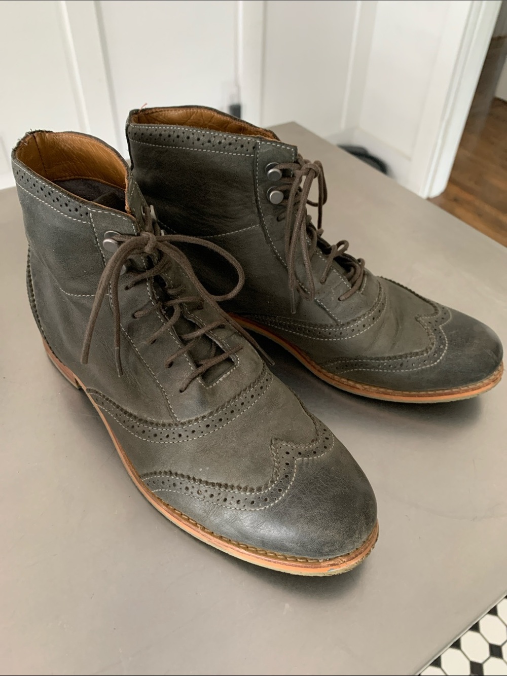 Sebago Claremont Leather Wingtip Ankle Boots - Size 8.5